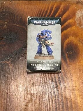 Warhammer 40,000 Space Marines Infernus Marine - Blue